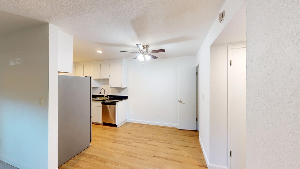 Primary Photo - 450 Alameda del Prado