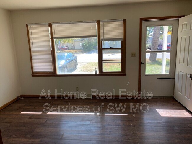 Foto del edificio - 2627 W Mt Vernon St