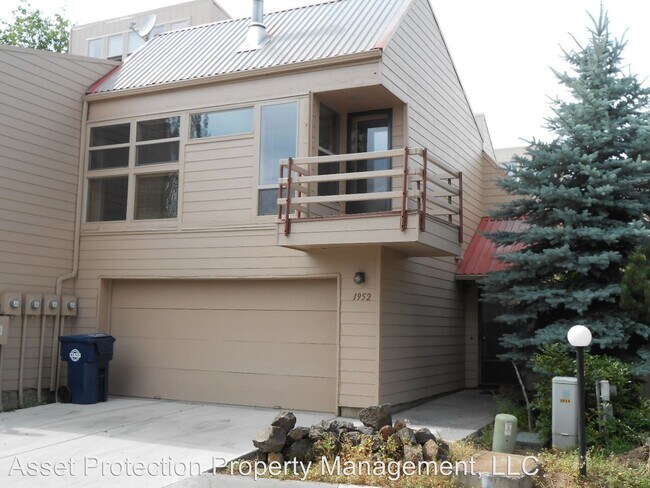 Building Photo - 2 br, 2 bath House - 1952 NE Otelah Place