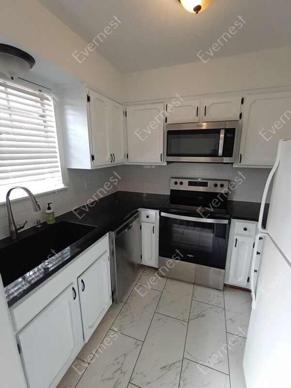 Building Photo - 2601 Southbury Cir