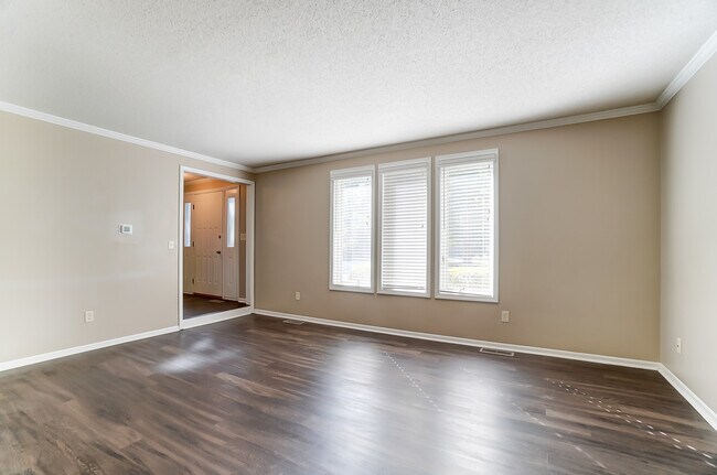 Building Photo - 5931 Spring Oak Ct