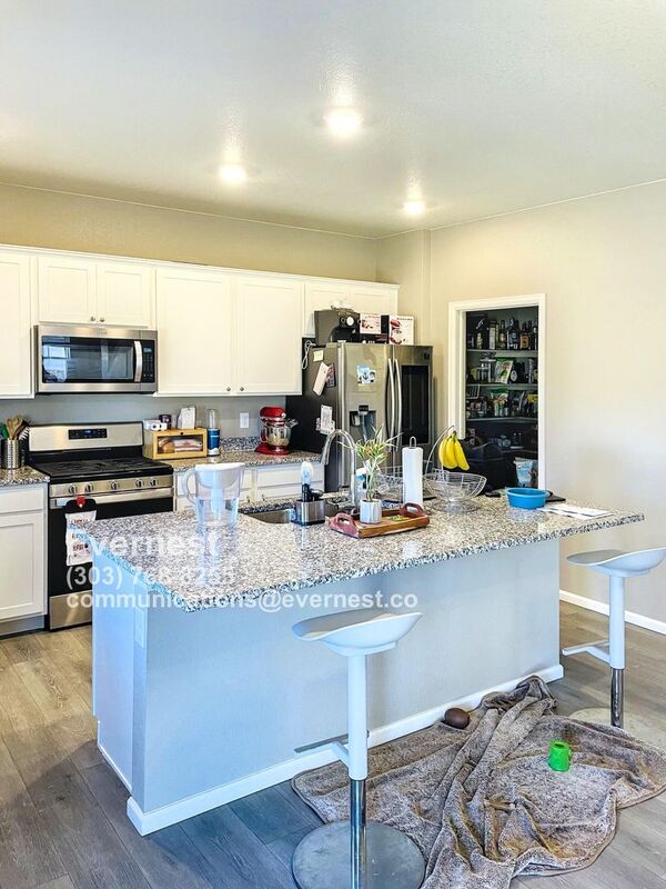 Foto del edificio - 6901 Whisper Trail Ln