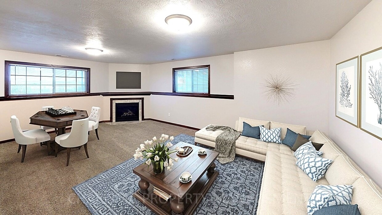 Primary Photo - 3 BD, 2 BA TOWNHOME, VAULTED CEILINGS, FIR...