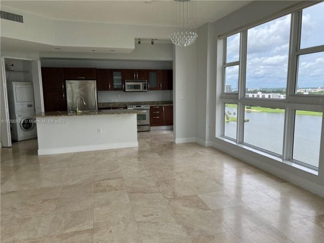 Foto principal - 2000 E Country Club Dr