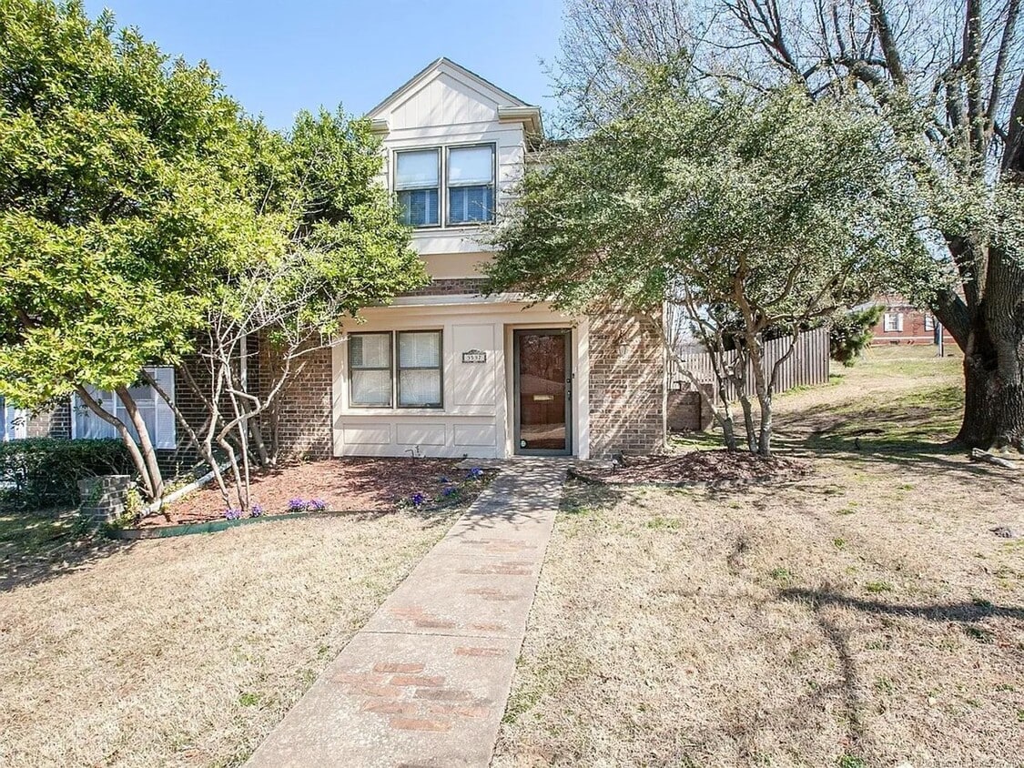 Primary Photo - Condo for lease