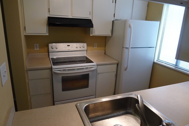 Foto del edificio - 2113 Melrose Dr, Unit A