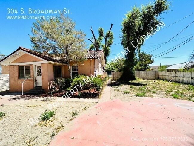 Building Photo - Central Fallon 3 bedroom home w/ AC and la...
