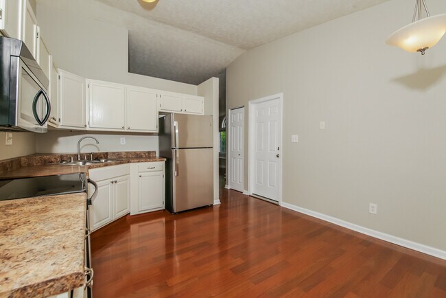 Building Photo - 5926 Buck Rill Dr