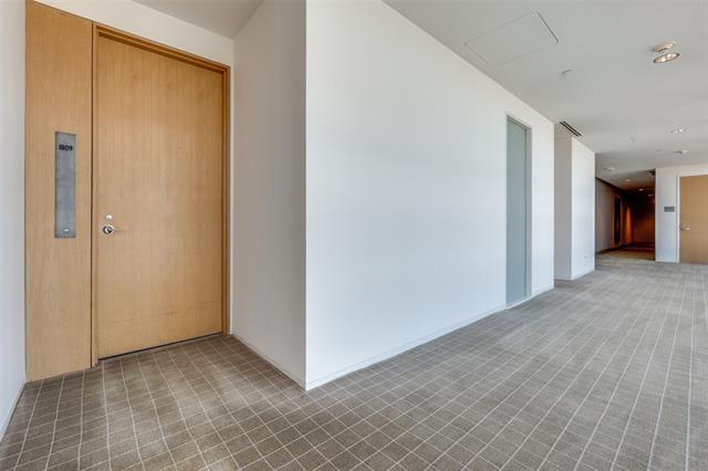 Foto del edificio - 2430 Victory Park Ln