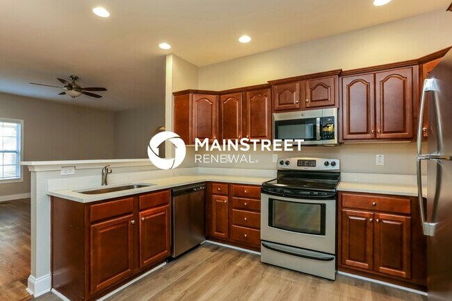 Foto del edificio - 4 Bedroom Pet-Friendly Home in DALLAS, GA with Main Street Renewal