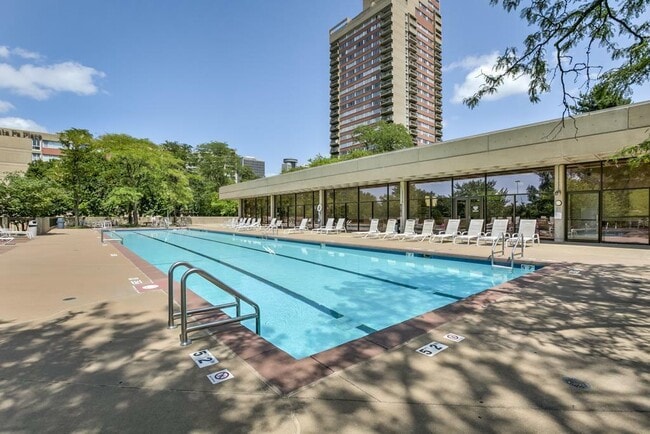 Foto del edificio - 2525 Main St