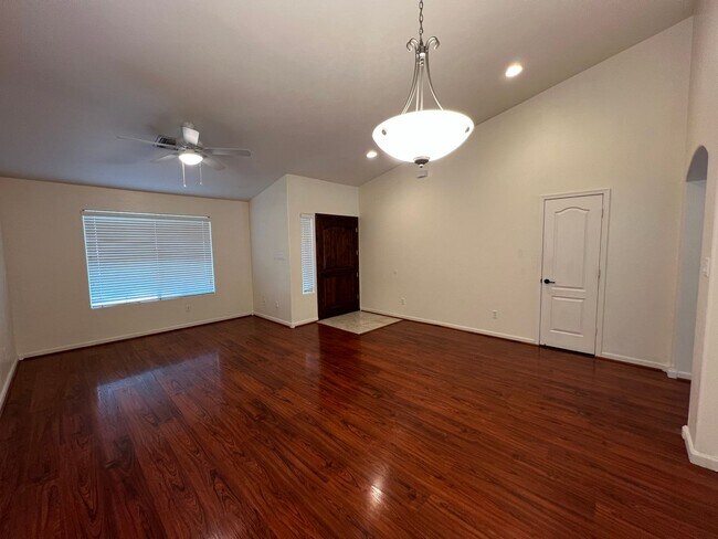 Foto del edificio - 4 BEDROOM IN BARKLEY RANCH!