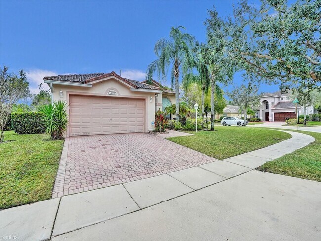 Building Photo - 3 br, 2.5 bath House - Pembroke Falls - Bi...