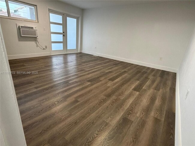 Building Photo - 100 Madeira Ave