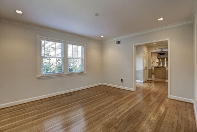 Building Photo - 5119 Manning Dr