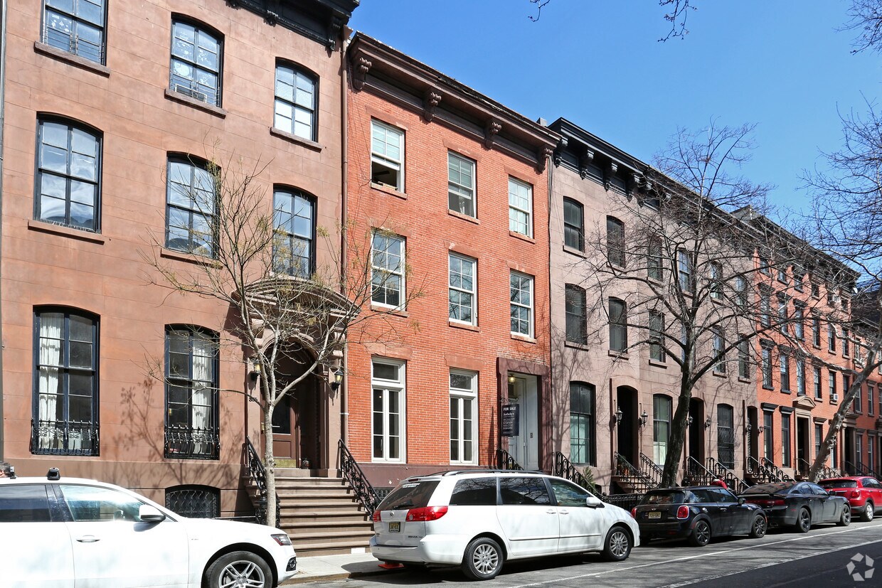 Primary Photo - 353 W 19th St