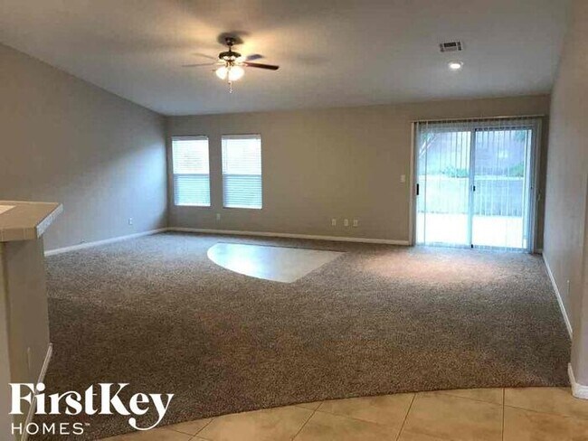 Foto del edificio - 1049 Silver Star St