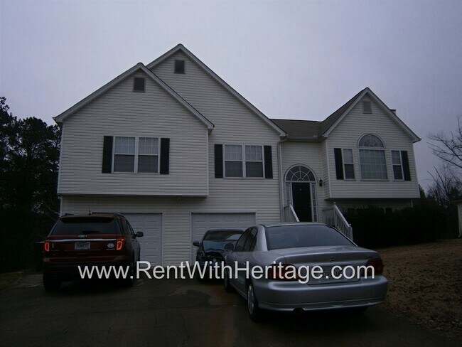 Foto del edificio - WOW!!!.....GORGEOUS 4Bd / 3Ba / UPGRADES GALLORE/ SWIM / TENNIS COMMUNITY
