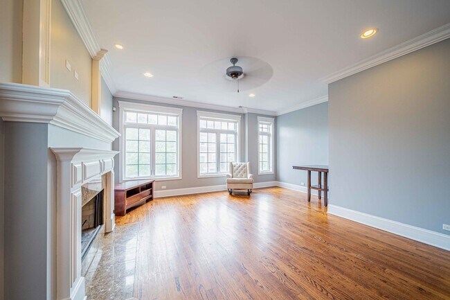 Building Photo - 1644 W Cullerton St