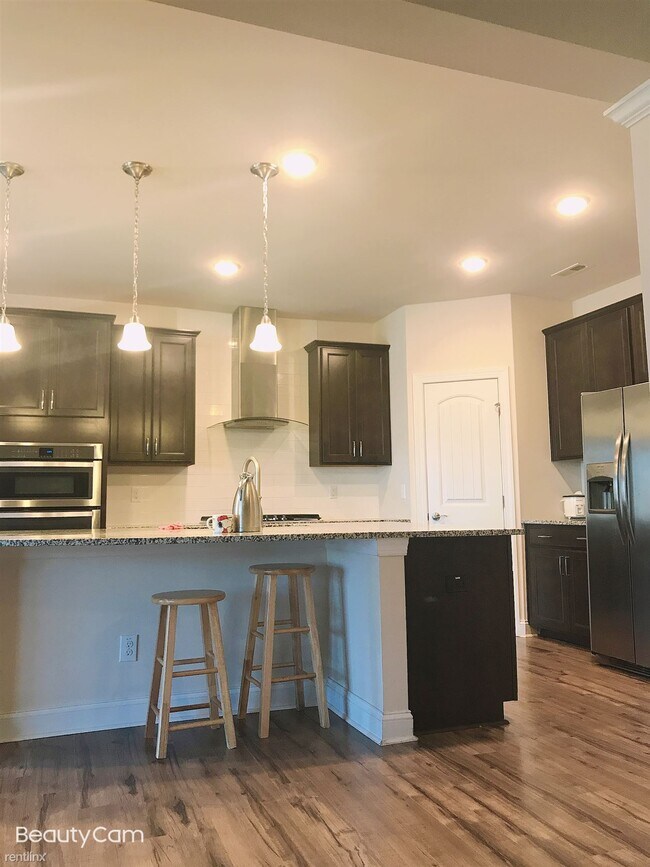 Building Photo - 3 br, 3.5 bath Townhome - Bella Casa