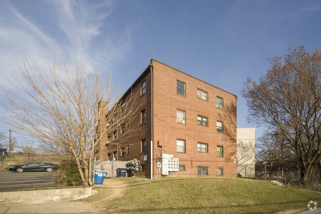 Building Photo - 4540 Benning Rd SE