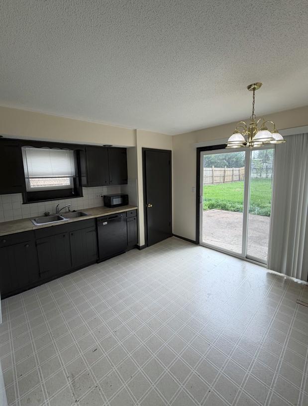 Foto del edificio - 481 Perrey Dr