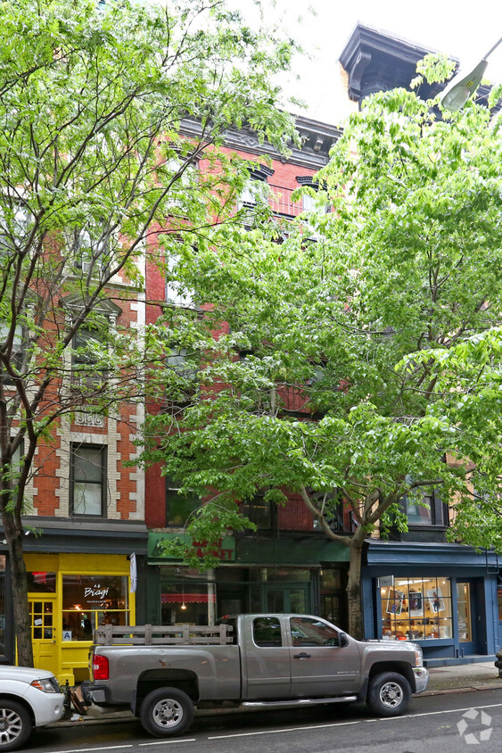 Primary Photo - 237 Elizabeth St