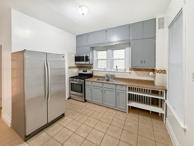 Foto del edificio - 2340 N Tripp Ave