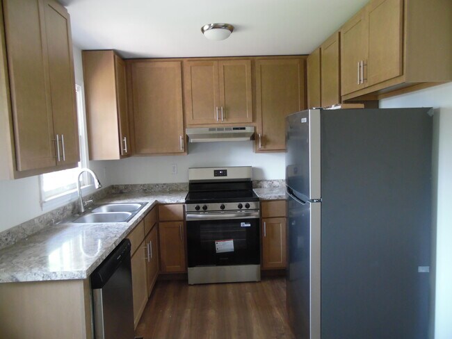 Building Photo - 3301 Pepperhill Rd
