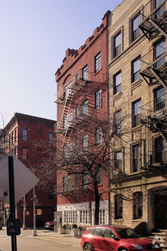 Building Photo - 189 W 10th St
