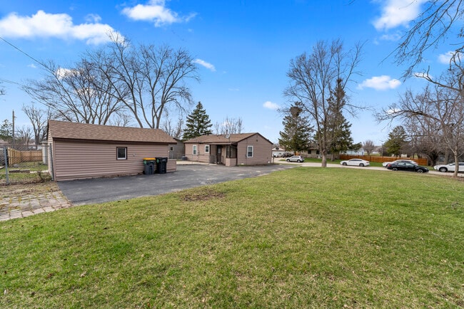 Building Photo - 25 McCabe Dr