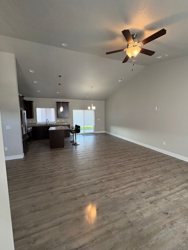 Foto del edificio - New home for Rent in Quincy!