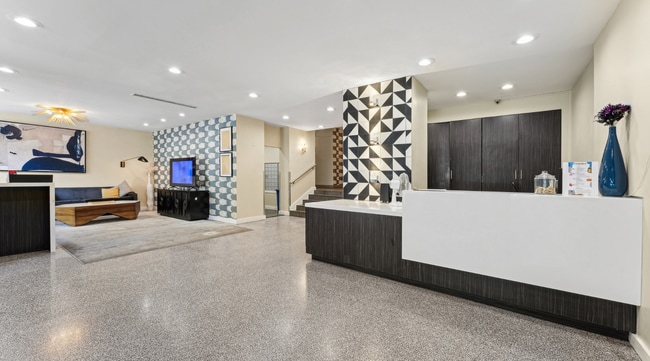 Lobby Photo - Ellicott House