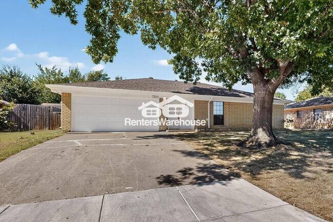 Building Photo - Move IN Ready NRH Home