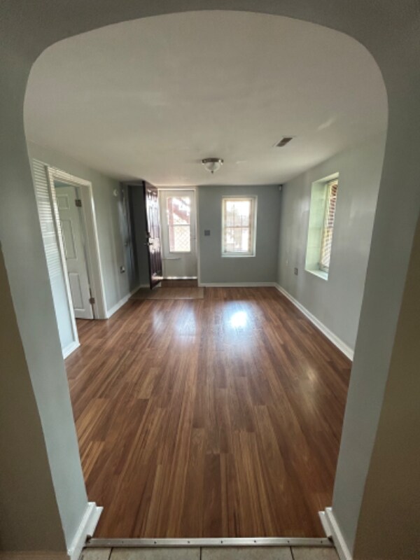 Primary Photo - 2300 Schrage Ave