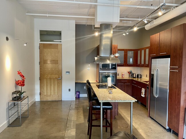 Building Photo - 2201 5th Ave S