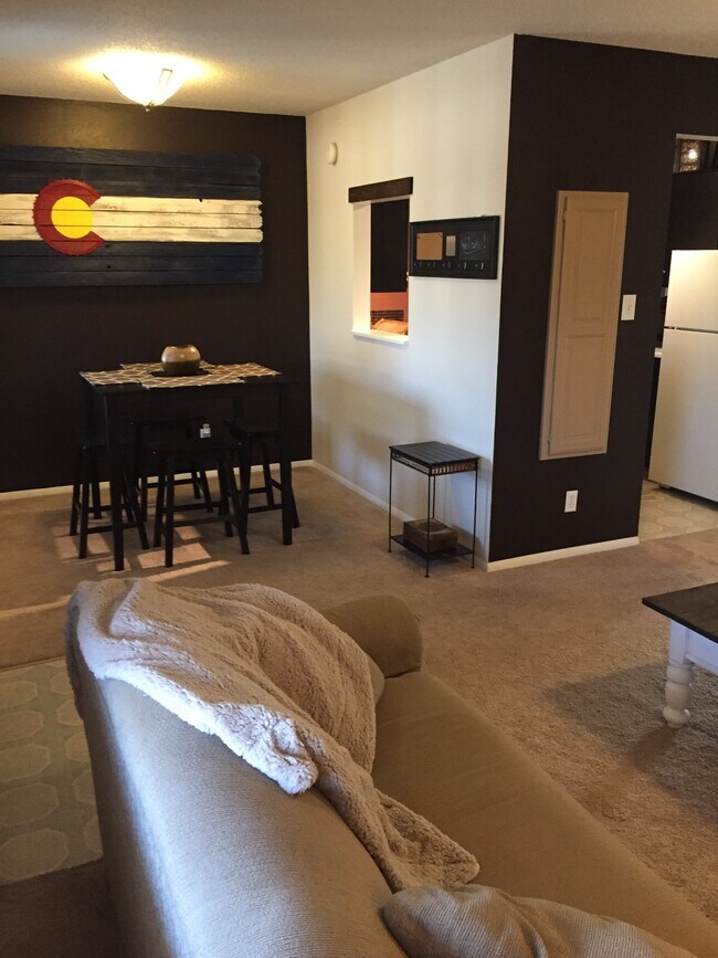 Building Photo - 580 Bookcliff Ave #25