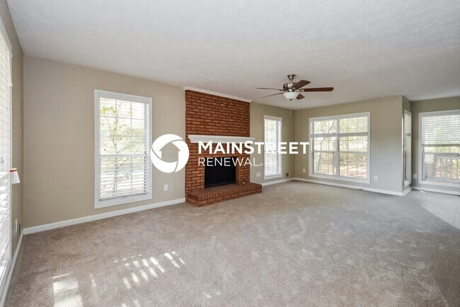 Foto del edificio - 4 Bedroom Pet-Friendly Home in McDonough, ...