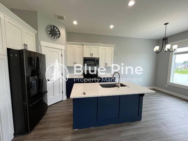 Building Photo - 3237 Harlow Dr