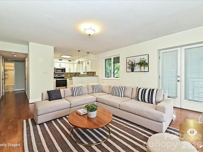 Foto del edificio - 2441 Vail Ave