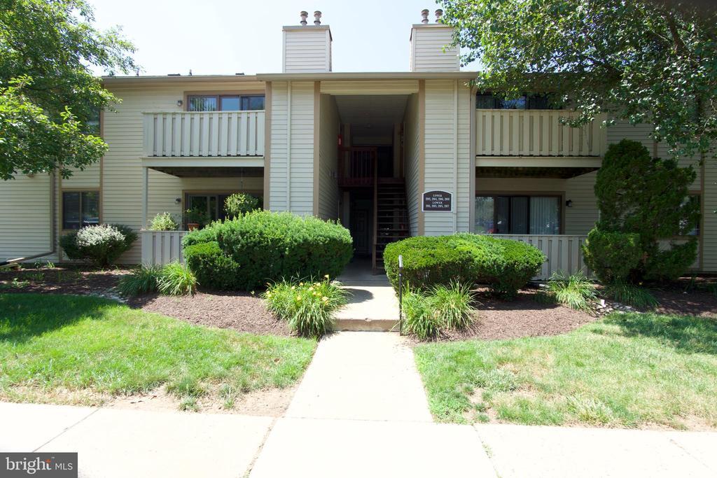 Primary Photo - 206 Hickory Ct