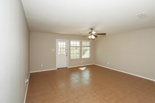 Building Photo - 10008 Calcite Dr