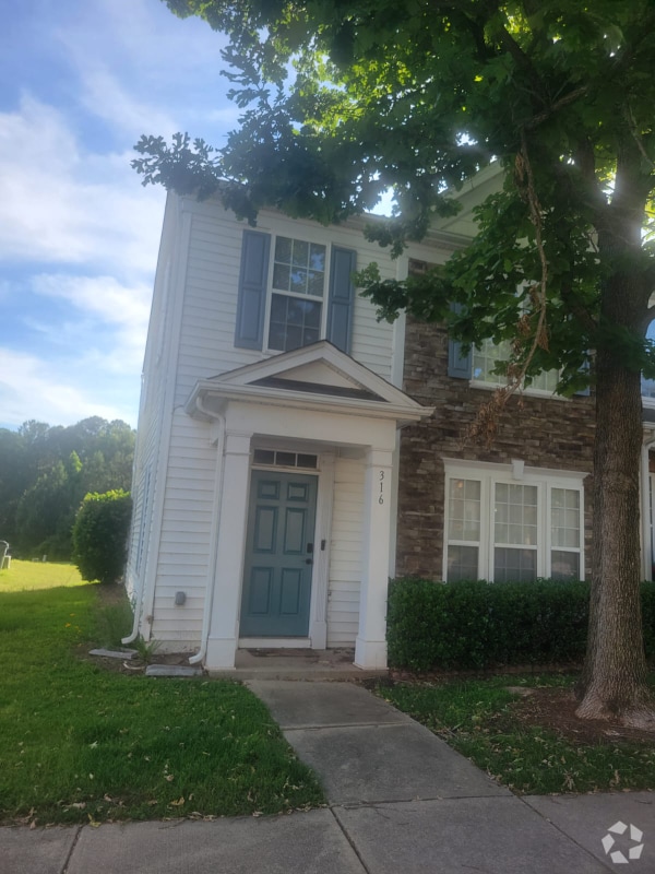 Building Photo - 316 Walnut Woods Dr