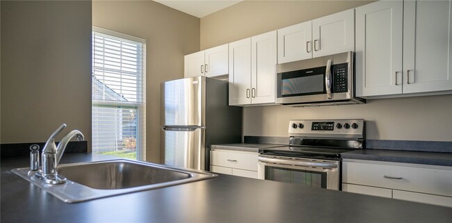 Building Photo - 39 Allandale Dr