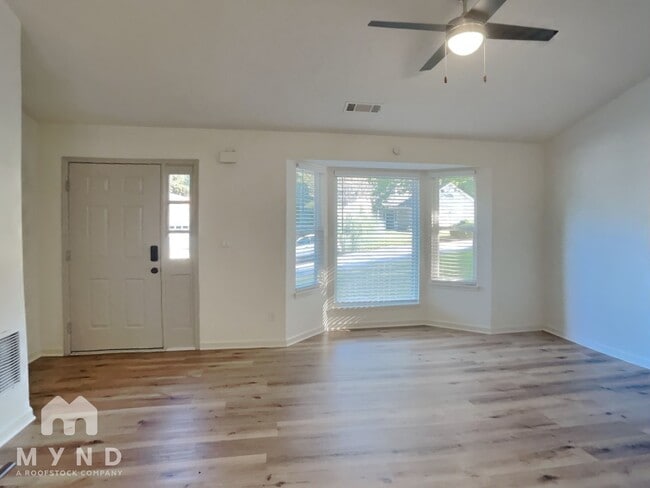 Building Photo - 3221 River Mist Cove