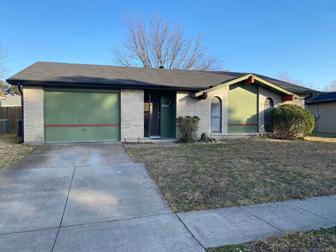 Primary Photo - 5905 Willow Way