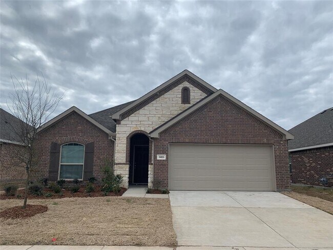 Building Photo - 5015 Flanagan Dr