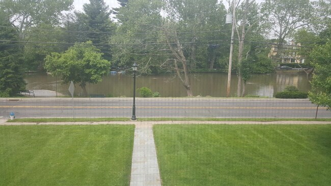 Afton Lake - 31 W Afton Ave