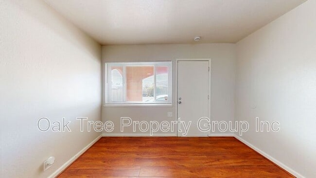 Building Photo - 945 S 45th St