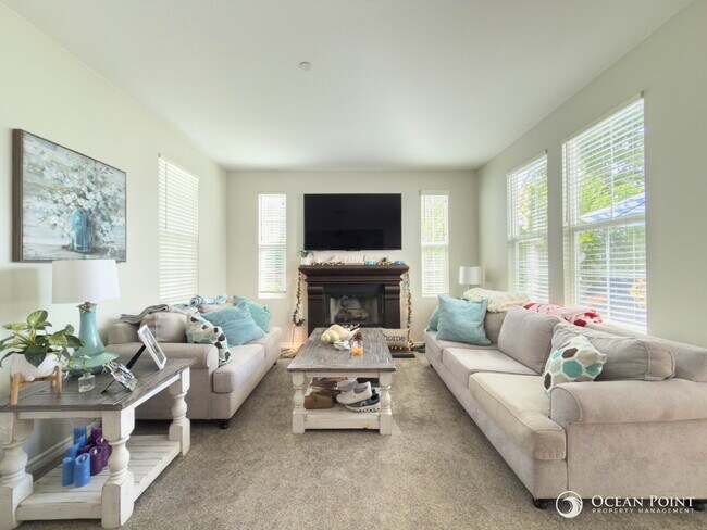 Foto del edificio - 3 Bedroom Condo for Rent in Ventura!